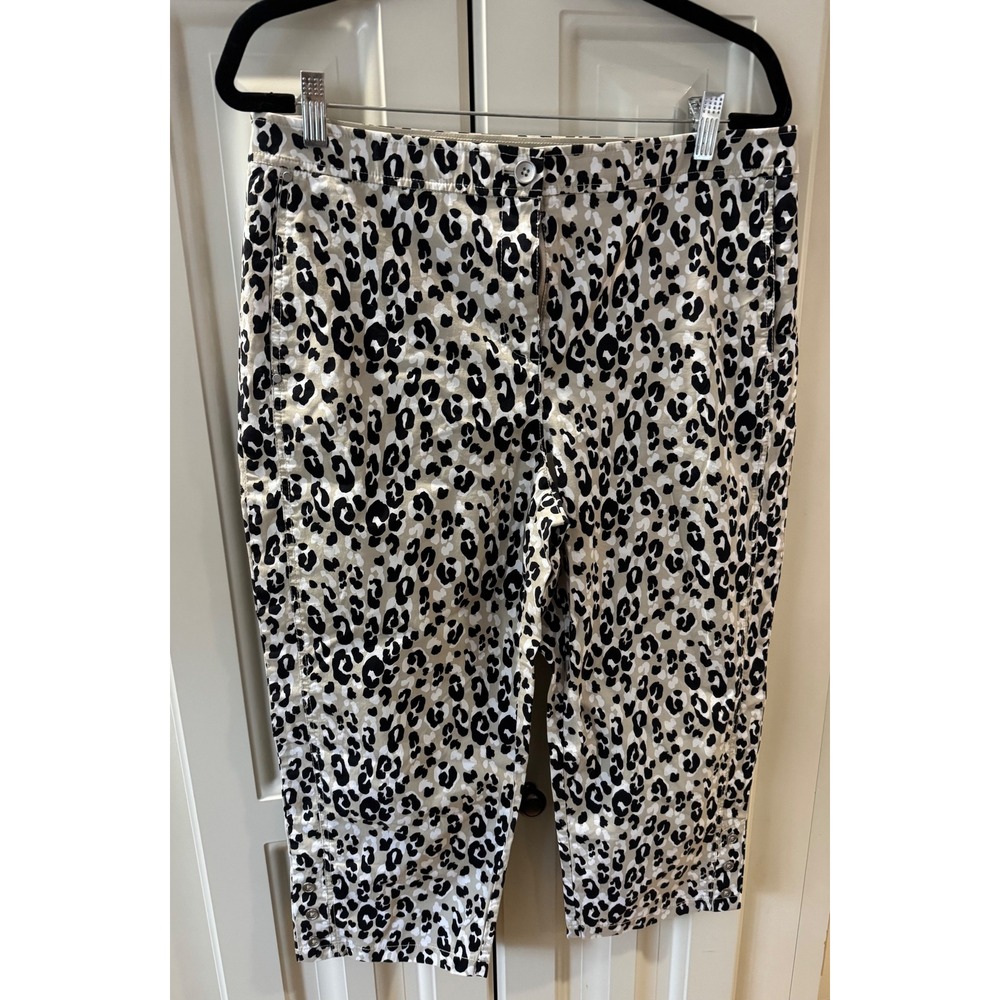 Chicos Animal Print Capri Pants Women Size 1.5 Leopard Black Beige Mobwife